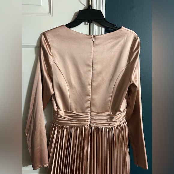 Mac Duggal Rose Pink Pleated Long Sleeve V-Neck Dress Size 6 - Picture 6 of 11